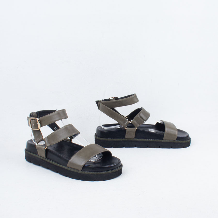 Nomi Sandal