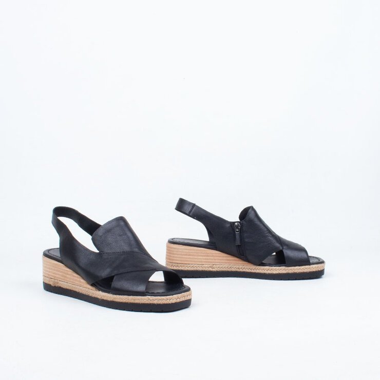 Illiet Sandal-brands-ULTRA SHOES