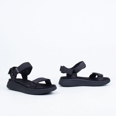 Line Sandal