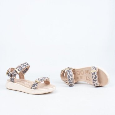 Line Sandal